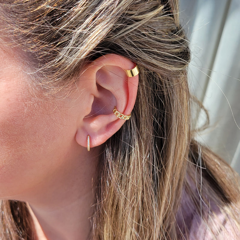 Single Curb Ear Cuff