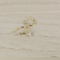 Boucle d'oreille unique breloque triangle CZ 